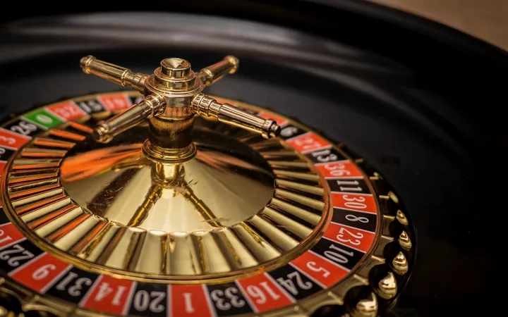 Gouden roulettewiel in beweging